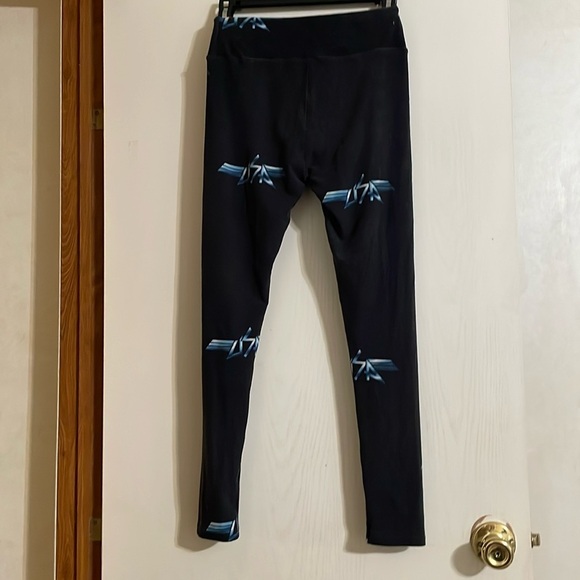 LULAROE “ONESIZE” faded black leggings blue & white USA logo. - Picture 2 of 6